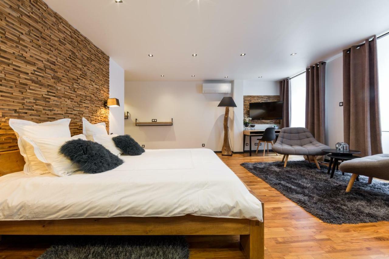 Les Suites Sainte Claire Annecy Bagian luar foto