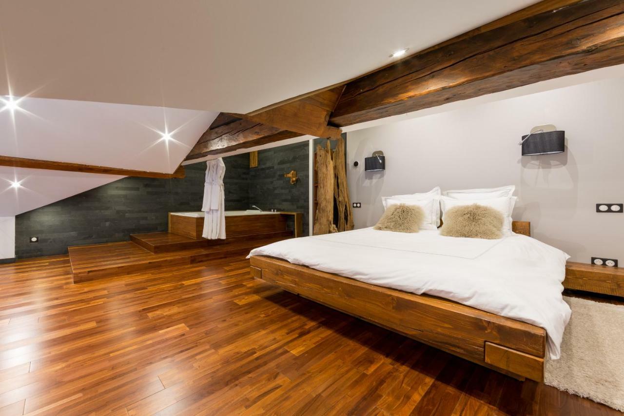 Les Suites Sainte Claire Annecy Bagian luar foto